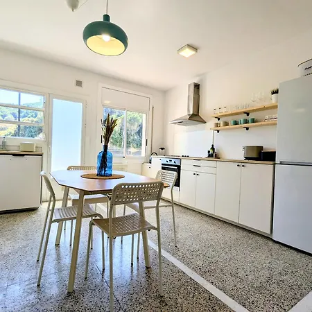 Charming Attic With Pool And Seaviews *