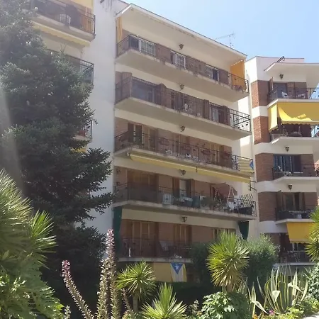 Charming Attic With Pool And Seaviews Apartment *